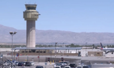 Por emergencia cerraron una pista de aterrizaje del aeropuerto de Palm Springs